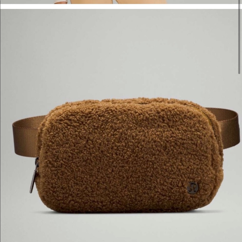 Lululemon Everywhere Belt Bag SOLD OUT - Picture 5 of 5